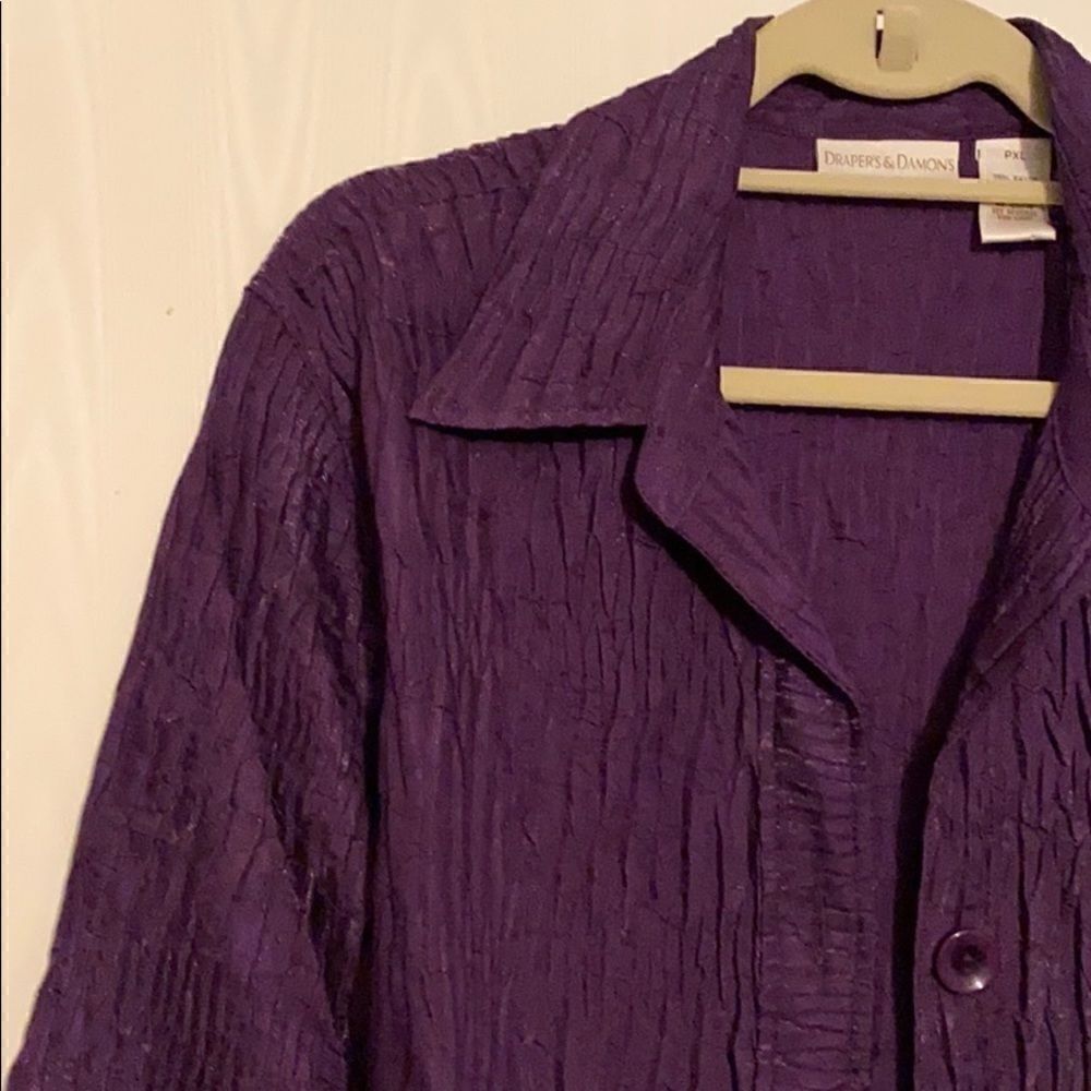 Drapers and Damon’s button textured shirt …